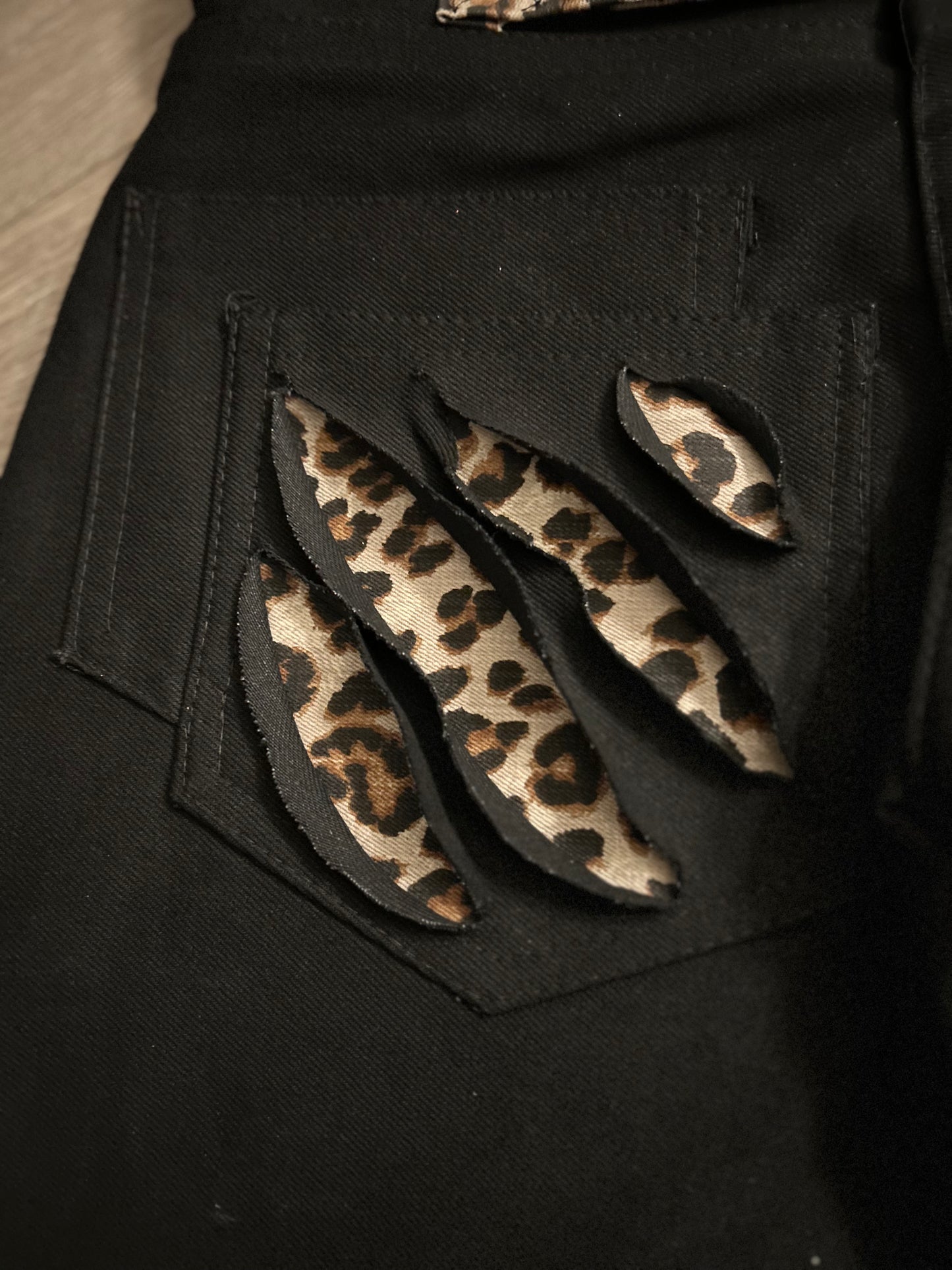 Scratch Leopard Jeans v2